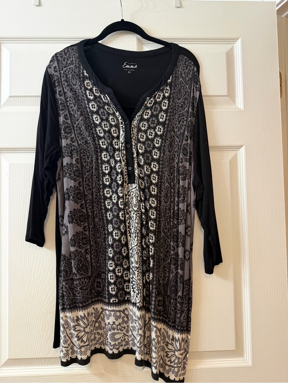 Simply Emma Black & Gray Patterned V-Neck Tunic